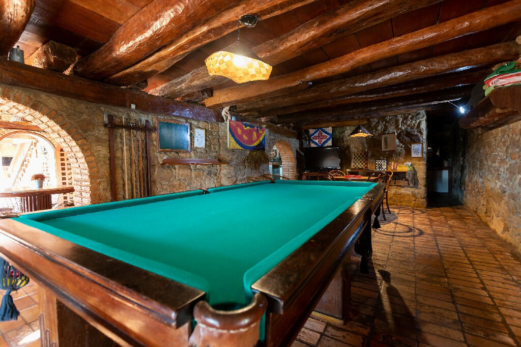Bar Bar
